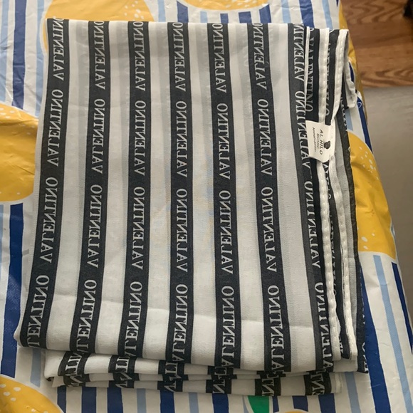 Chiffon scarf - Picture 1 of 3